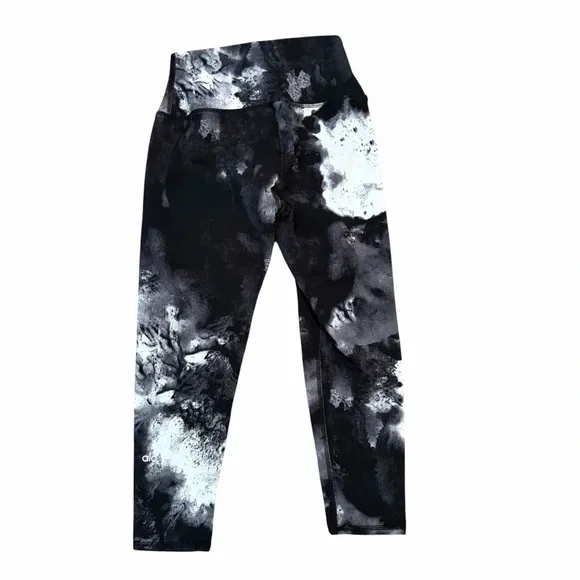 Alo Airbrush Leggings Marble Print Capri Size Small - Picture 2 of 4